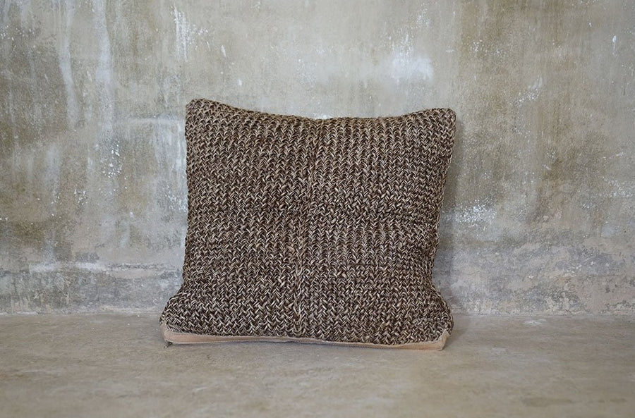 NATURAL FIQUE CUSHION MEDIUM